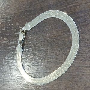 Herringbone Bracelet Classic gold tone estimated 7"